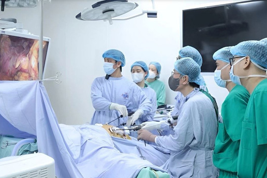 Chuyện lạ ở Bệnh viện K: Bác sĩ kiên trì 'xin' bệnh nhân cho phép cứu sống họ