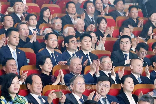 Tổng Bí thư, Chủ tịch nước Tô Lâm dự Chương trình nghệ thuật hữu nghị Việt -Trung
