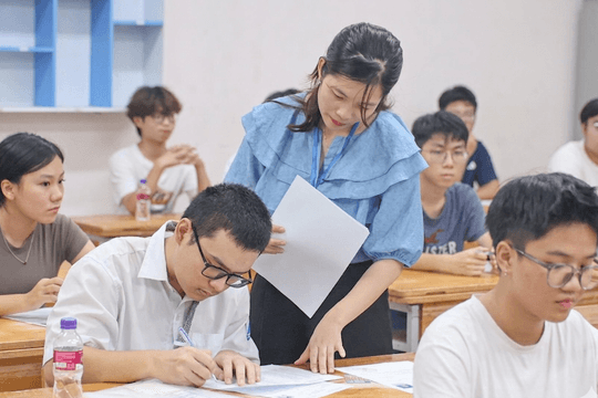 Bộ GD&ĐT quy định các diện miễn thi, đặc cách tốt nghiệp THPT 2026