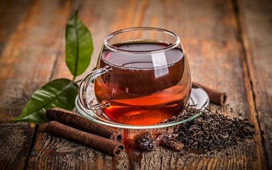Lợi ích uống hồng trà đúng cách và không gây mất ngủ