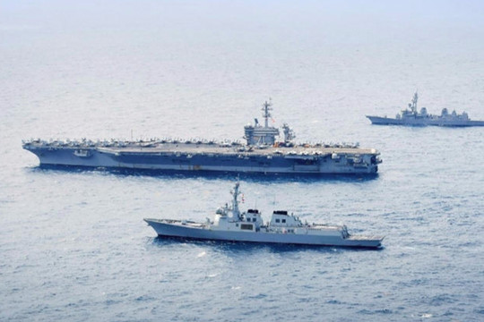Hormuz dậy sóng: Iran tung hạm đội “tàu muỗi” đối đầu hải quân Mỹ