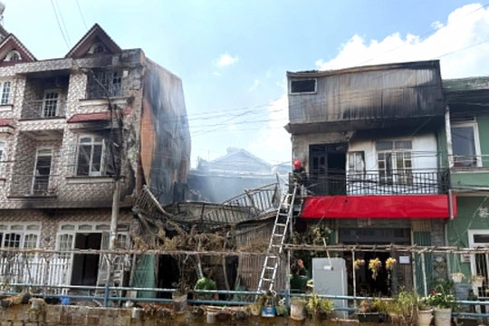 Đại uý công an tại Lâm Đồng trọng thương khi chữa cháy nhà dân