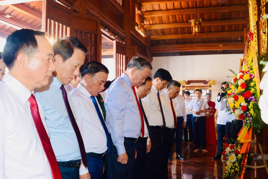 Tổng Bí thư, Chủ tịch nước Tô Lâm dâng hương tưởng nhớ Tổng Bí thư Hà Huy Tập