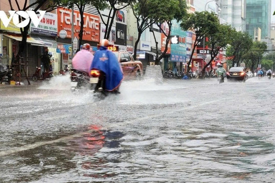 Chiều tối nay (22/4), không khí lạnh gây mưa dông diện rộng ở Bắc Bộ