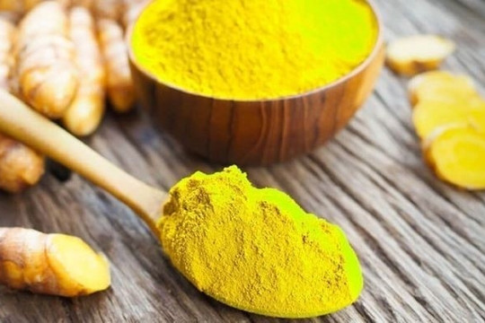 Cách uống tinh bột nghệ giúp da sáng mịn: Bí quyết ít người biết