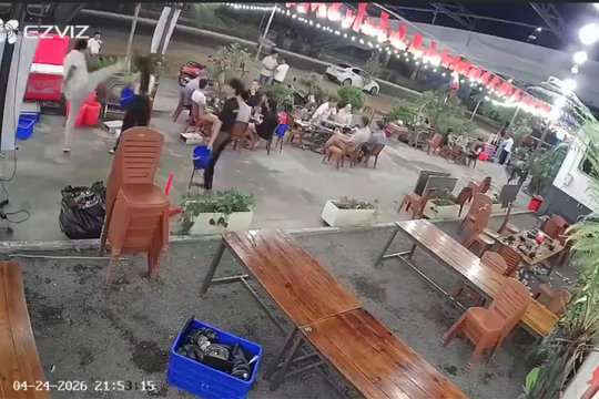 Xác minh clip người đàn ông hành hung nữ quản lý quán nhậu ở Nha Trang