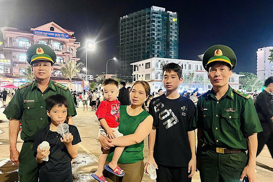 Trả lại tài sản cho du khách tại Festival Du lịch Cửa Lò 2026