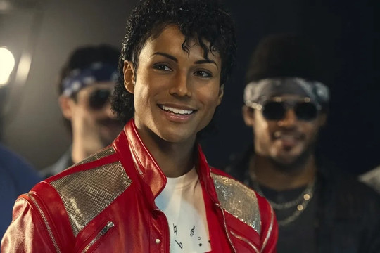 Phim Michael Jackson gây sốt phòng vé: Ánh hào quang và khoảng trống huyền thoại