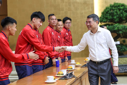 Thủ tướng Lê Minh Hưng gặp mặt, chúc mừng đội tuyển U17 Việt Nam