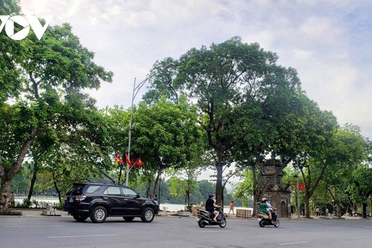Thời tiết hôm nay 30/4: Hà Nội dịu mát, thời tiết thuận lợi cho dịp nghỉ lễ