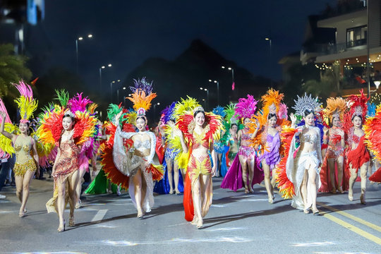 Đêm hội Carnaval Hạ Long 80 nghìn khán giả mở màn mùa du lịch hè Quảng Ninh