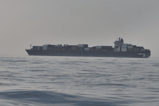Iran cảnh báo tấn công quân đội nước ngoài tiến vào eo biển Hormuz