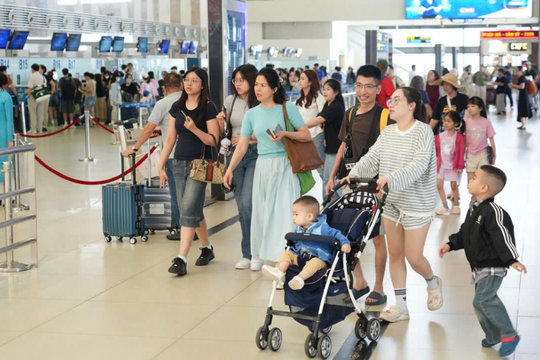 Gần 1,7 triệu khách đi máy bay dịp lễ, vận chuyển quốc tế tăng trưởng mạnh