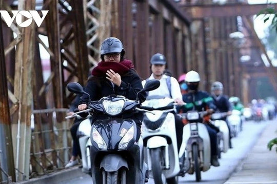 Không khí lạnh tràn xuống miền Bắc, Hà Nội chuyển mưa và mát từ đêm 7/5