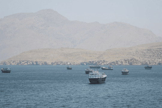 Tàu chở dầu đầu tiên của Qatar vượt eo biển Hormuz kể từ khi xung đột bắt đầu