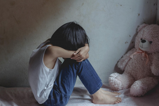 Chuyên gia chỉ rõ những "lỗ hổng" làm khó phát hiện các vụ bạo hành trẻ em từ sớm