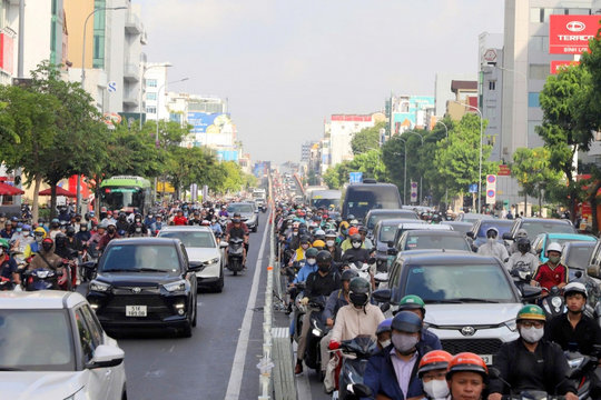TP.HCM dự tính nhân rộng giải pháp phân làn linh hoạt như tại đường Cộng Hòa