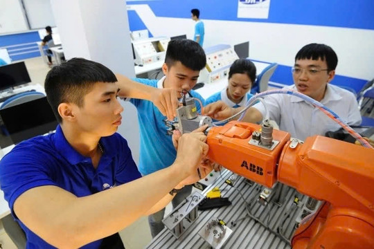 Phát triển con người Việt Nam trong kỷ nguyên số