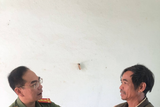 Giữ bình yên buôn làng từ "thế trận lòng dân"