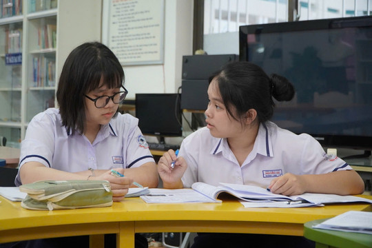 Học sinh lớp 9 tại TP.HCM tăng tốc ôn thi vào 10