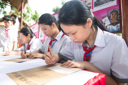 'Trở về thời khắc thiêng liêng': Mô hình giáo dục lịch sử cần được lan toả