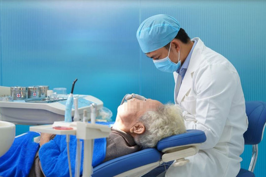 Khách quốc tế vượt vạn dặm đến Việt Nam làm răng: Chi phí bằng 1/3, chất lượng 11/10
