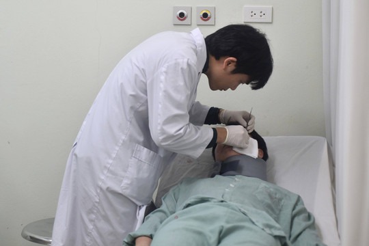 Tiêm filler ở spa, cô gái 24 tuổi nhập viện vì ổ áp xe sau 3 năm