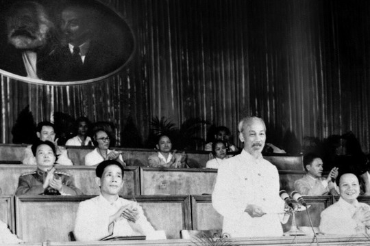 Vận dụng tư tưởng Hồ Chí Minh để kiến tạo Việt Nam phát triển bền vững