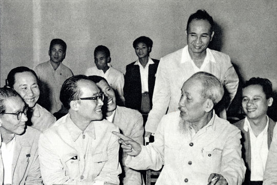 Học tập Chủ tịch Hồ Chí Minh thu hút và trọng dụng nhân tài