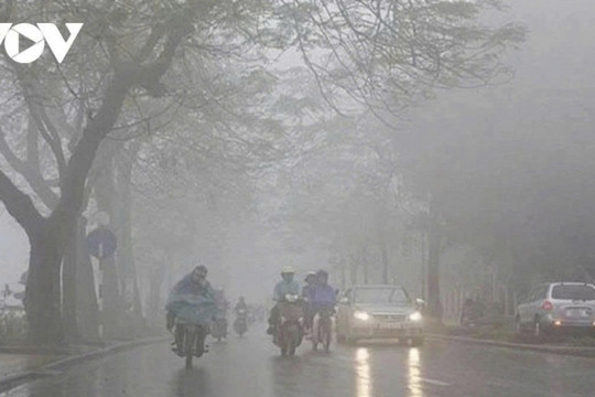 Cảnh báo mưa dông kèm lốc sét, mưa đá ở nội thành Hà Nội