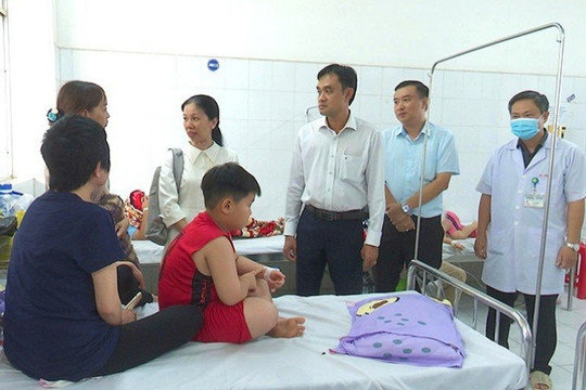 62 ca nhập viện sau bữa ăn bán trú ở Đồng Tháp, Bộ Y tế vào cuộc