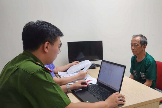 Tạm giữ 'thần y' lừa chữa bệnh bằng nước ion kiềm, thu lợi gần 100 tỷ đồng