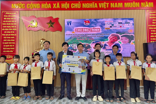 Khám sức khỏe răng miệng miễn phí cho học sinh tại xã miền núi Đà Nẵng
