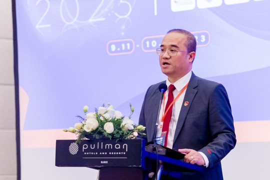 Ông Nguyễn Trúc Lê làm Hiệu trưởng Trường Đại học Kinh tế, ĐH Quốc gia Hà Nội