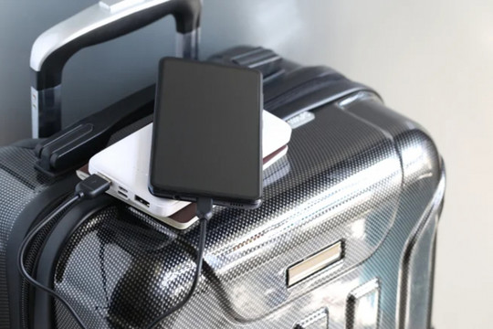 Vì sao sạc dự phòng lại liên tục bốc cháy trên máy bay?