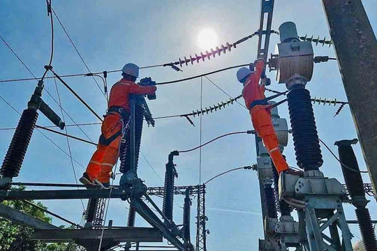 Phụ tải điện miền Bắc liên tục lập kỷ lục: EVNNPC kêu gọi tăng cường tiết kiệm