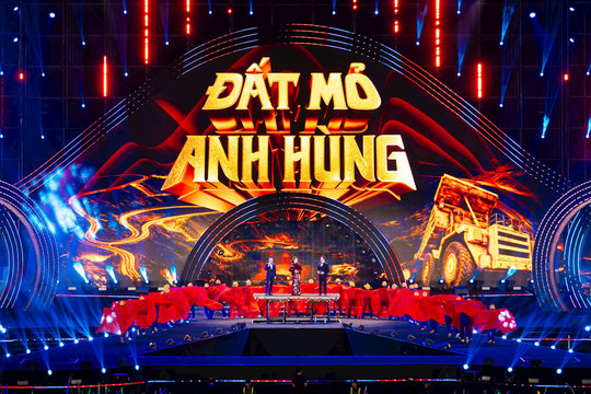 Các bạn đã sẵn sàng "cháy" hết mình cùng ca sĩ Hoàng Bách tối nay chưaaaa?