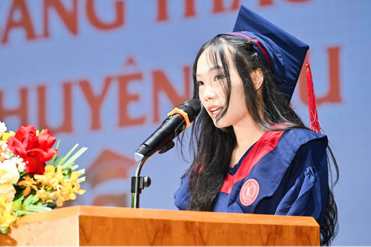 Nữ sinh Ngoại thương 'rẽ ngang' thành thủ khoa AI Bách khoa Hà Nội