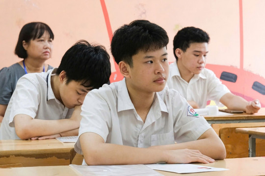 Hơn 600 thí sinh Hà Nội vắng mặt, chưa làm thủ tục dự thi lớp 10