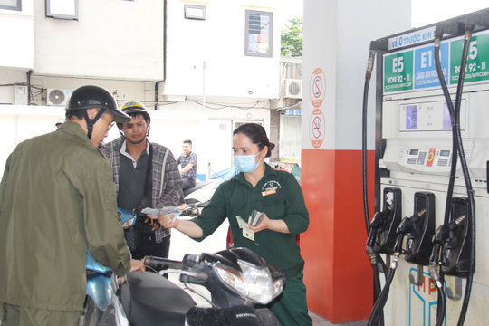 Trước ngày xăng E10 'phủ sóng' thị trường, chuyên gia nói gì?