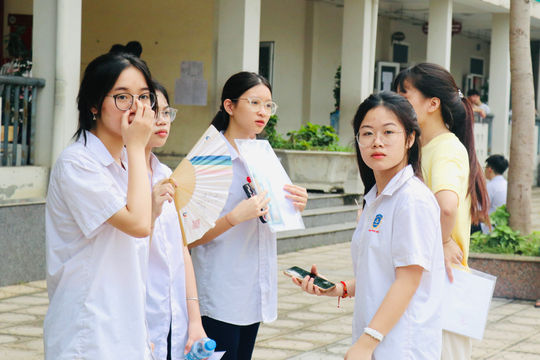 Thi lớp 10 Hà Nội môn Văn: 390 thí sinh vắng, 1 em vi phạm quy chế