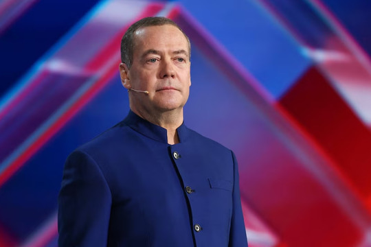 Ông Medvedev cảnh báo sẽ có thêm nhiều UAV xâm nhập châu Âu