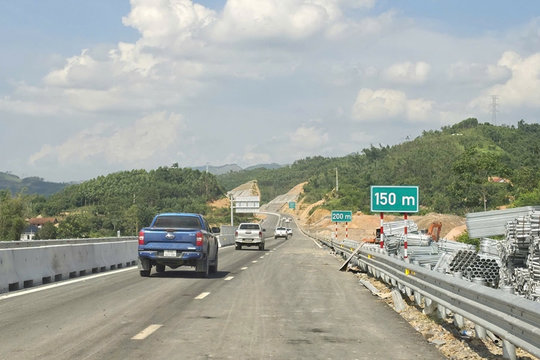 Thông tuyến 27km cao tốc Hữu Nghị - Chi Lăng, giảm tải ách tắc trên quốc lộ 1A