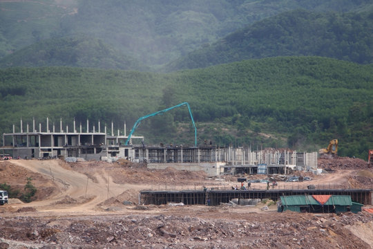 Tăng tốc thi công trường PTDT nội trú liên cấp vùng biên Quảng Trị