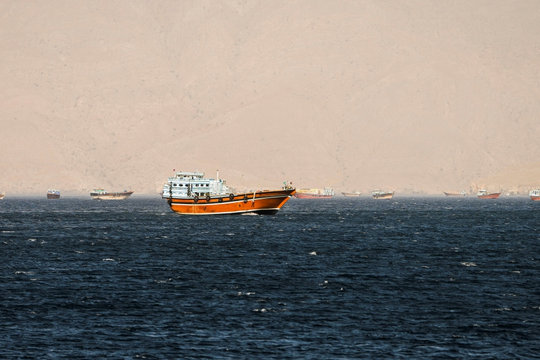 Eo biển Hormuz chưa thoát khỏi vòng phong tỏa sau hơn 90 ngày tê liệt