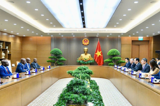 Thủ tướng Lê Minh Hưng tiếp Bộ trưởng Ngoại giao Cộng hòa Angola