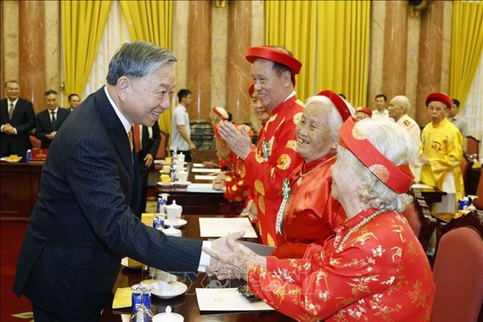 Tổng Bí thư, Chủ tịch nước: Người cao tuổi là lớp người có kinh nghiệm và uy tín