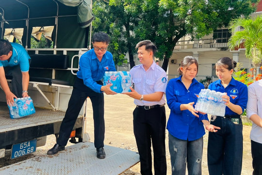 Hàng nghìn tình nguyện viên tham gia chương trình “Tiếp sức mùa thi”
