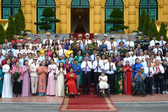 Tổng Bí thư, Chủ tịch nước Tô Lâm: Mỗi việc tử tế đều làm cho xã hội ấm áp hơn, nhân văn hơn