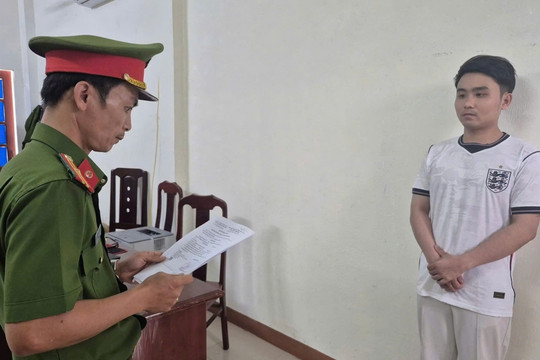 Tạm giữ nam nhân viên chiếm đoạt 84 điện thoại bán lấy tiền đầu tư tiền ảo